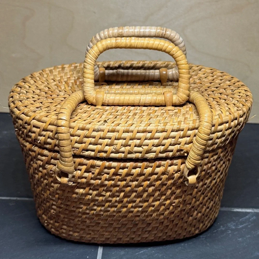 Vintage Hand Woven Rattan Wicker Basket w Lid & Dual Handles Oval Storage Spring